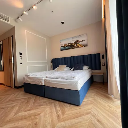 Resto Inn - Smart Apartamenty Blisko Energylandii Polwies Exterior photo